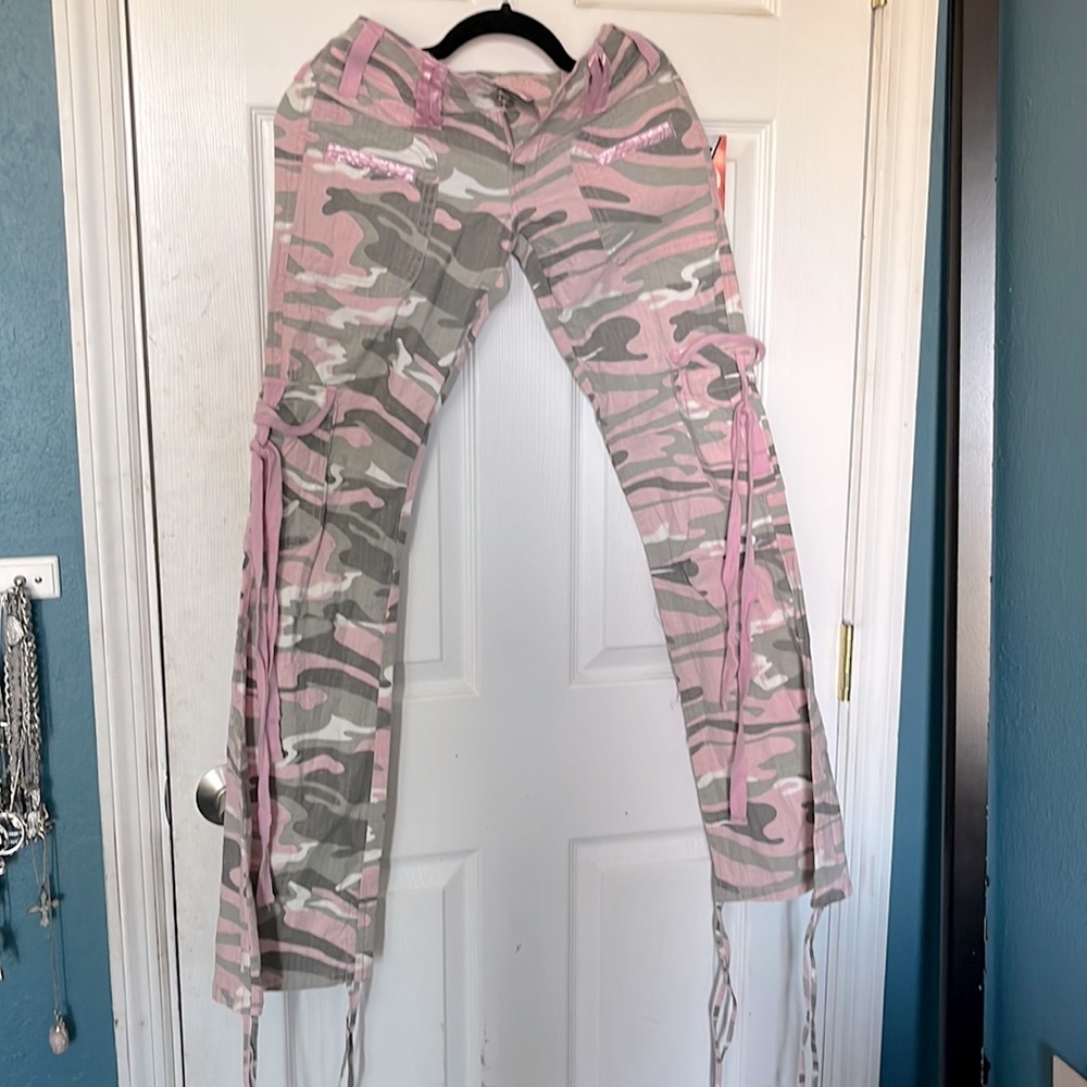 Laxer Jean pink army cargo pants
